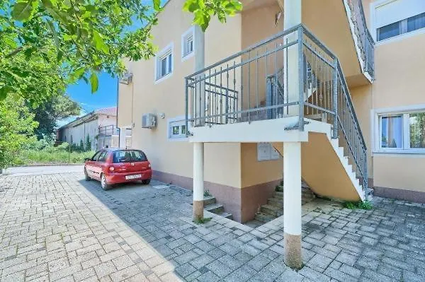 Apartment In Kastel Luksic With Balcony, Air Conditioning, W-Lan, Washing Machine 5107-1 Kastela Croatia