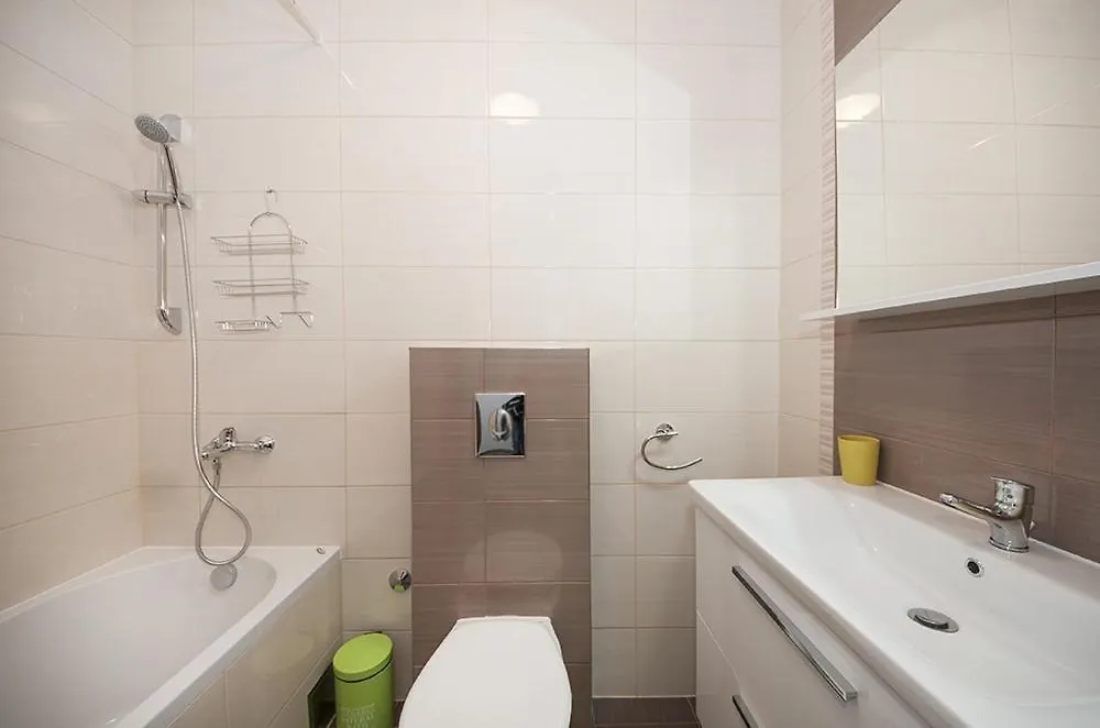 Apartment In Kastel Luksic With Balcony, Air Conditioning, W-Lan, Washing Machine 5107-1 Kastela Croatia