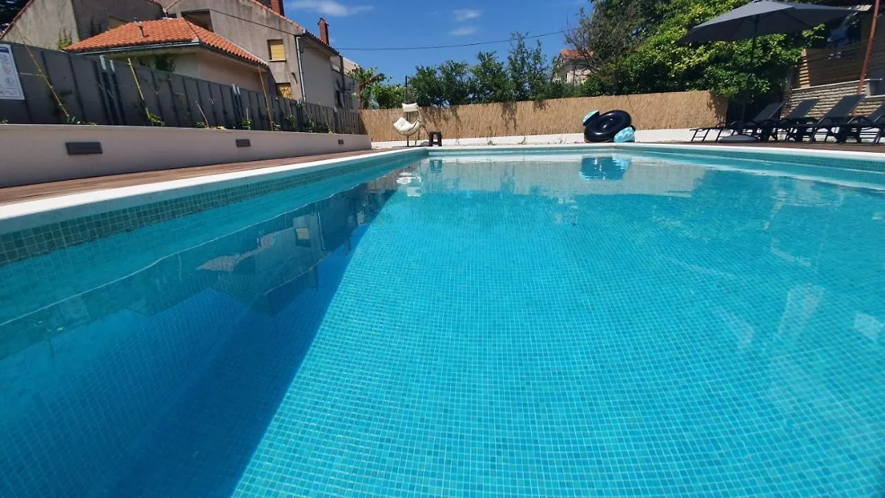 Apartment In Kastel Luksic With Balcony, Air Conditioning, W-Lan, Washing Machine 5107-1 Kastela 0*,