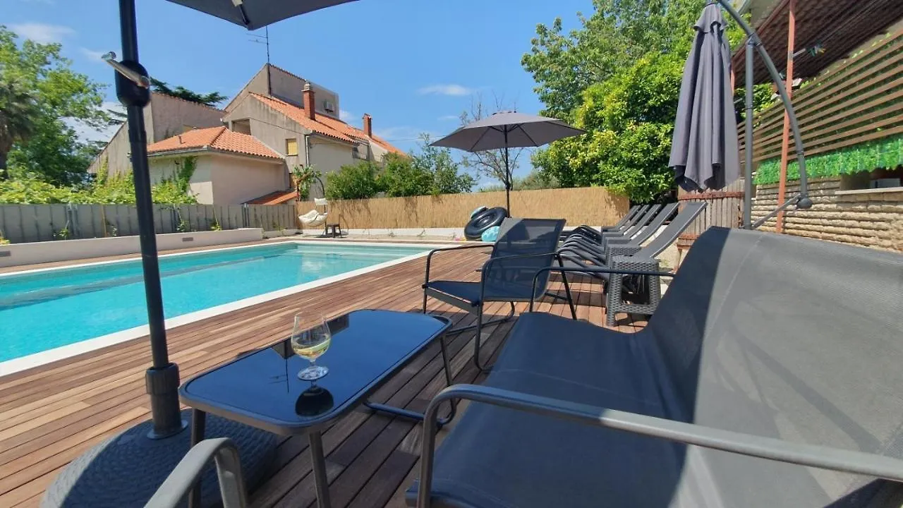 Apartment In Kastel Luksic With Balcony, Air Conditioning, W-Lan, Washing Machine 5107-1 Kastela