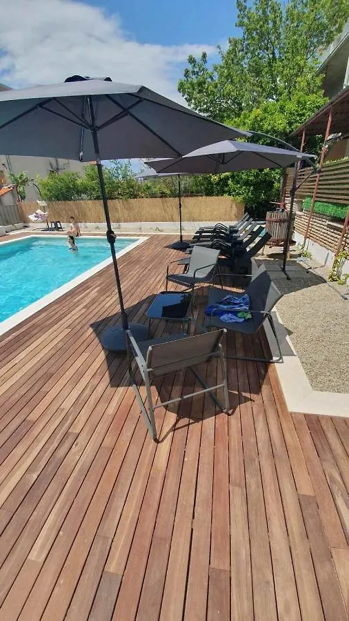 Apartment In Kastel Luksic With Balcony, Air Conditioning, W-Lan, Washing Machine 5107-1 Kastela 0*,