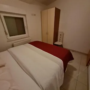 Niki 2 Kaštela